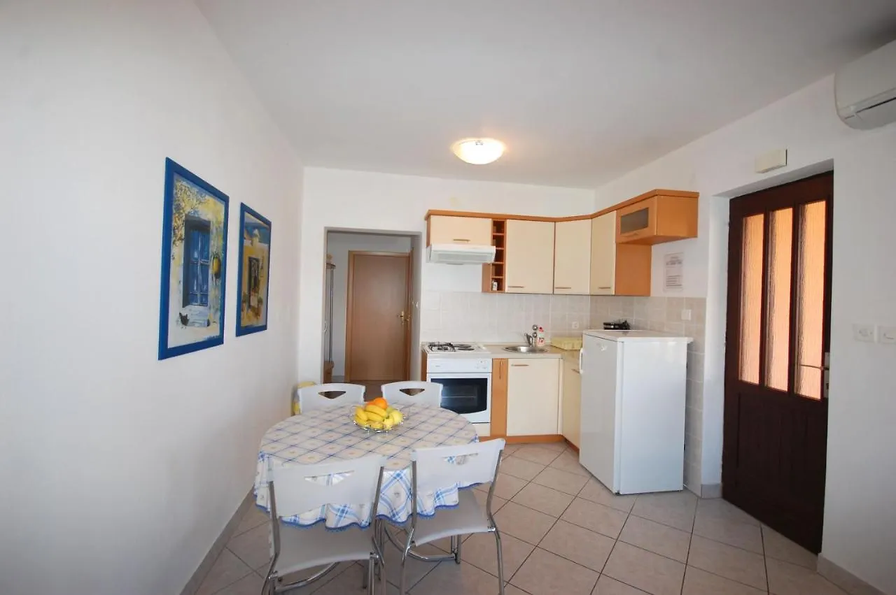 נייביצה Apartments Andrea By El-Pi Tours