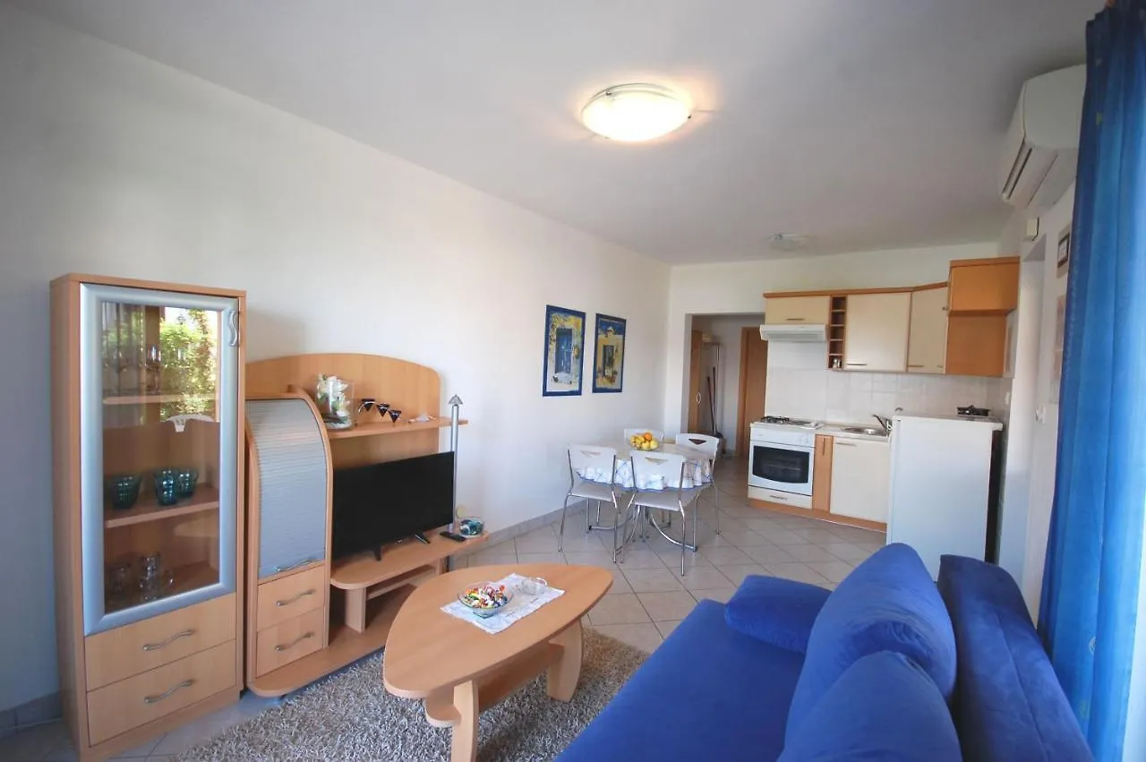 נייביצה Apartments Andrea By El-Pi Tours