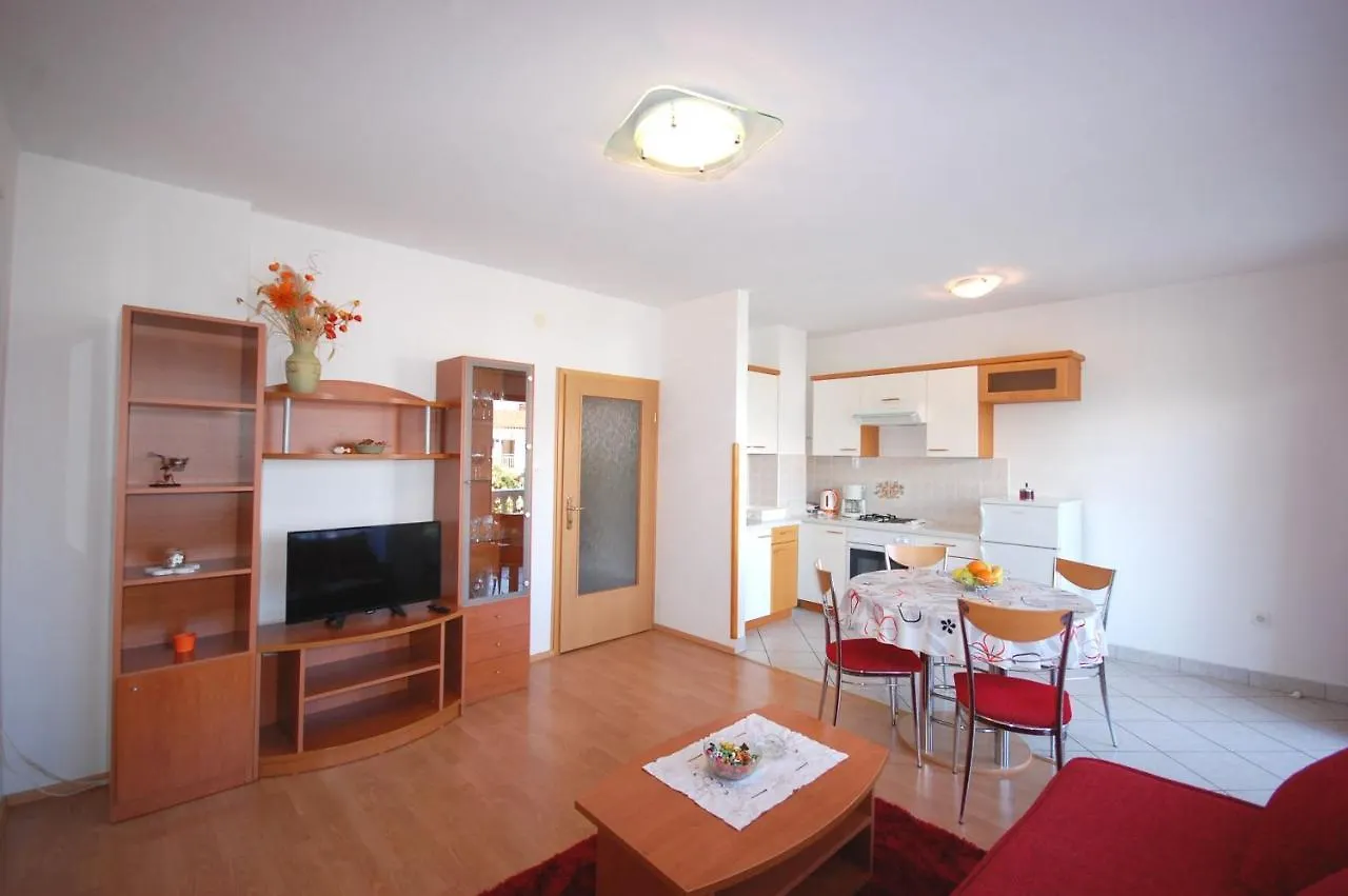 נייביצה Apartments Andrea By El-Pi Tours